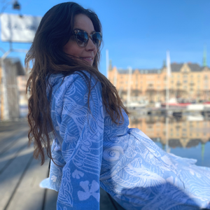Vacker frottébadrock för dam i färgen Förgätmigej.